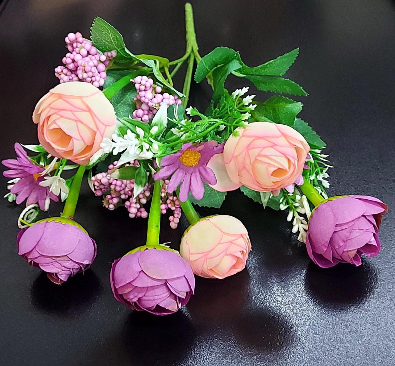 Buchet Decorativ cu Bujori Roz și Mov – Flori Artificiale din Material Textil